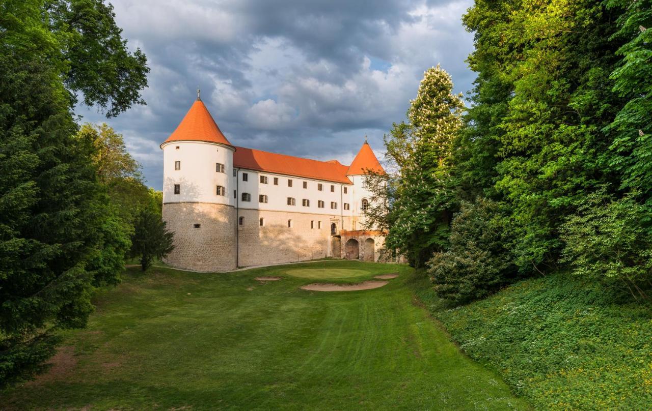 ホテル Mokrice Castle Estate Obrezje エクステリア 写真
