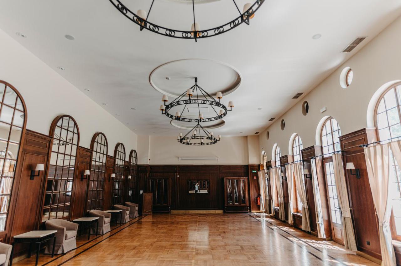 ホテル Mokrice Castle Estate Obrezje エクステリア 写真