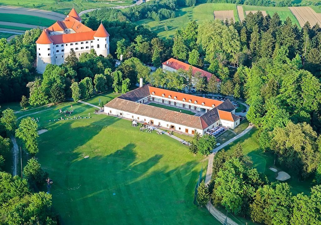 ホテル Mokrice Castle Estate Obrezje エクステリア 写真